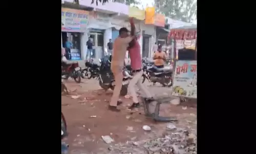 हेड कांस्टेबल और युवक की मारपीट कैमरे में कैद, एसएसपी ने लिया ये एक्शन