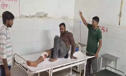 Amethi: पुलिस ने चार सदस्यों के हत्यारे के पैर में मारी गोली