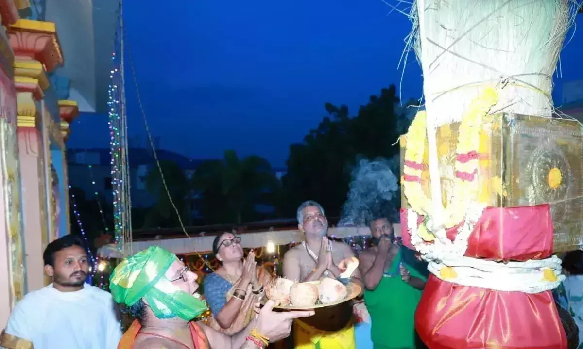 Andhra Pradesh: थुम्मलगुंटा मंदिर में ब्रह्मोत्सवम शुरू Andhra Pradesh: थुम्मलगुंटा मंदिर में ब्रह्मोत्सवम शुरू