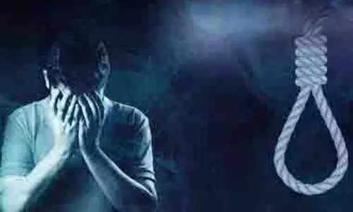 बेटे को थी सट्टेबाजी की लत, कर्ज में डूबे परिवार ने दी जान बेटे को थी सट्टेबाजी की लत, कर्ज में डूबे परिवार ने दी जान