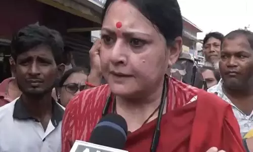 कुटली में नाबालिग का शव मिलने पर BJP ने ममता बनर्जी सरकार पर निशाना साधा, न्याय की मांग की कुटली में नाबालिग का शव मिलने पर BJP ने ममता बनर्जी सरकार पर निशाना साधा, न्याय की मांग की