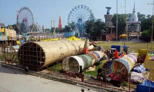 Punjab में मुस्लिम कारीगरों ने बनाया सबसे ऊंचा रावण का पुतला Punjab में मुस्लिम कारीगरों ने बनाया सबसे ऊंचा रावण का पुतला