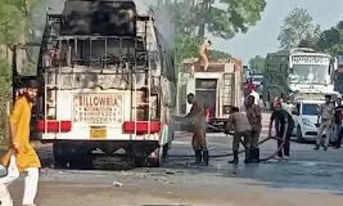 KATRA: बस में आग लगी, तीर्थयात्री सुरक्षित बचे