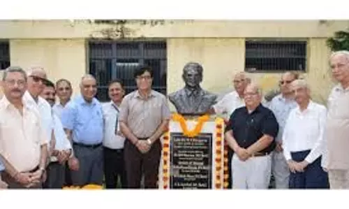 श्रवण बाधित स्कूल में स्वर्गीय Dr. RR खजूरिया की प्रतिमा स्थापित की श्रवण बाधित स्कूल में स्वर्गीय Dr. RR खजूरिया की प्रतिमा स्थापित की