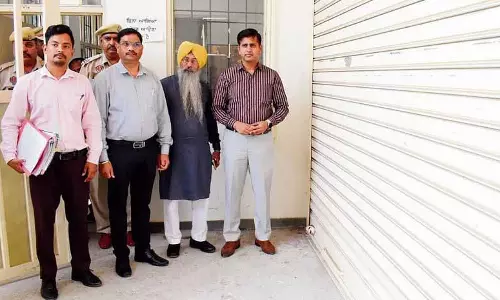 DC ने जिला स्तरीय EVM भंडारण सुविधा का निरीक्षण किया DC ने जिला स्तरीय EVM भंडारण सुविधा का निरीक्षण किया