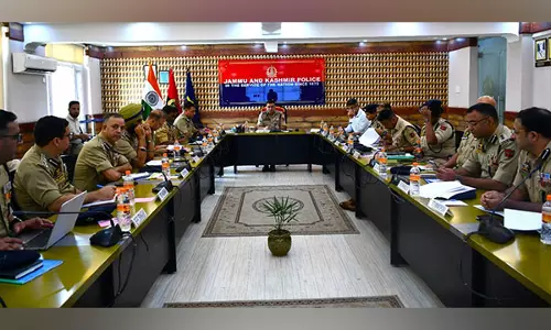 IGP कश्मीर ने क्षेत्र में समग्र सुरक्षा स्थिति की समीक्षा की