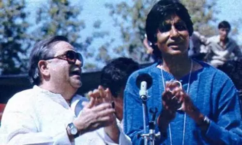 ICU में भर्ती अमिताभ बच्चन से मिलने ‘शैंपेन की बोतल लहराते हुए’ पहुंचे थे राज कपूर ICU में भर्ती अमिताभ बच्चन से मिलने ‘शैंपेन की बोतल लहराते हुए’ पहुंचे थे राज कपूर