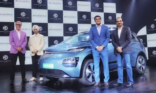 MG विंडसर ईवी ने हासिल की उपलब्धि: सिर्फ एक दिन में 15,176 बुकिंग!
