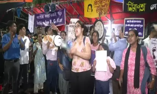 RG Kar Hospital rape case:मांगें पूरी न होने पर बंगाल के जूनियर डॉक्टरों ने भूख हड़ताल की घोषणा की