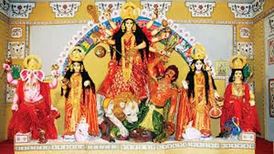 Durga Puja: दुर्गा पूजा की आवश्यक बातें शालीनता और परंपरा के साथ मनाएं