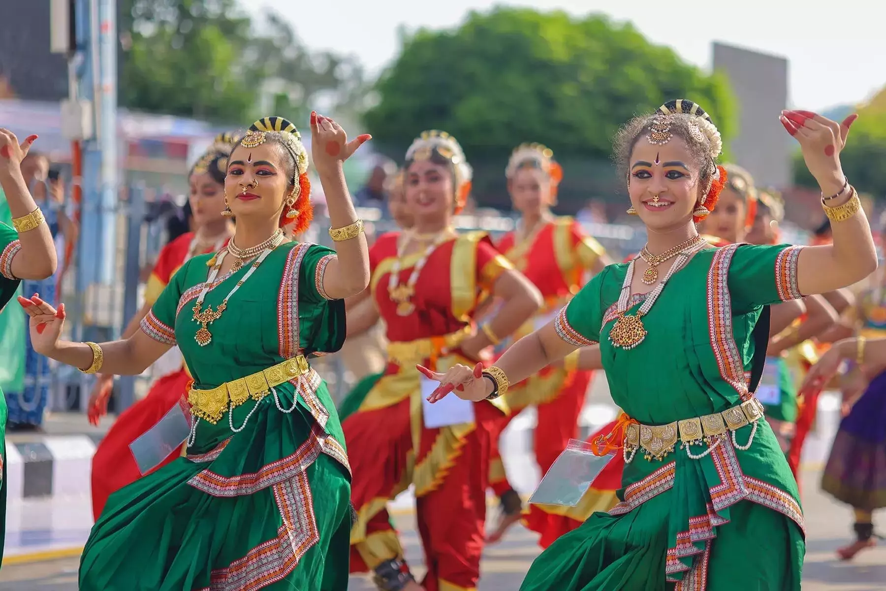 Andhra Pradesh: श्रीवारी ब्रह्मोत्सव में सांस्कृतिक प्रस्तुतियों ने श्रद्धालुओं को मंत्रमुग्ध कर दिया