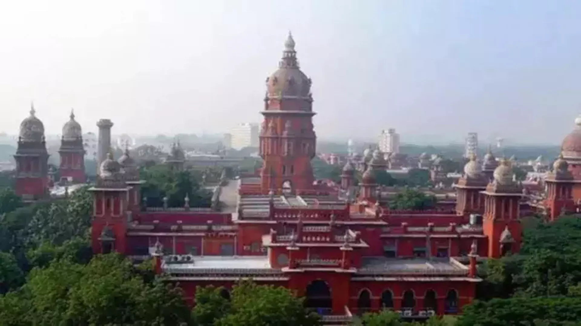 कॉलेज का निर्माण एक परोपकारी कार्य है- Madras High Court