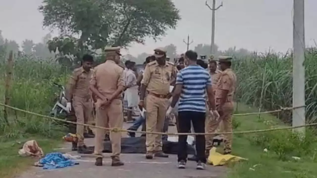 BREAKING CRIME:सड़क किनारे मिली युवती की लाश, फैली सनसनी