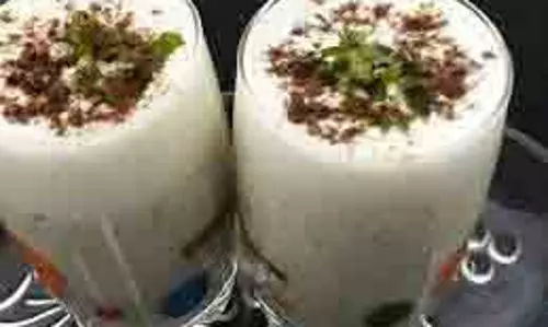 Recipe: इस तरह से घर पर बनाए बाजार जैसी लस्सी Recipe: इस तरह से घर पर बनाए बाजार जैसी लस्सी