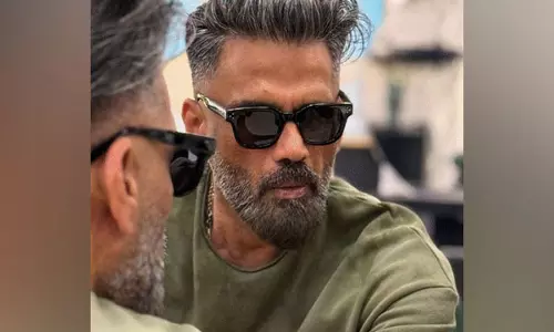 Sunil Shetty ने स्टाइलिश हेयरकट और दाढ़ी दिखाई, प्रशंसक तारीफ़ करते नहीं थक रहे Sunil Shetty ने स्टाइलिश हेयरकट और दाढ़ी दिखाई, प्रशंसक तारीफ़ करते नहीं थक रहे