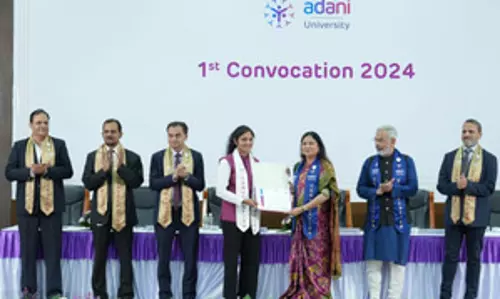 अदाणी विश्वविद्यालय के पहले दीक्षांत समारोह में पीजी के 69 छात्रों को मिली डिग्री