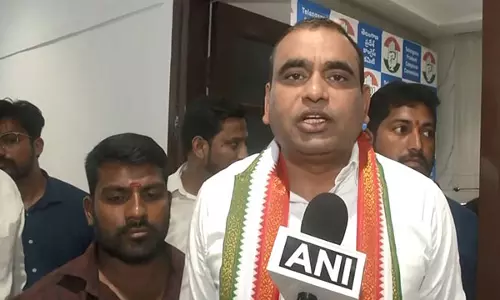 Telangana: कांग्रेस नेताओं ने मूसी रिवरफ्रंट डेवलपमेंट प्रोजेक्ट पर चर्चा के लिए नागोले में किसानों से मुलाकात की Telangana: कांग्रेस नेताओं ने मूसी रिवरफ्रंट डेवलपमेंट प्रोजेक्ट पर चर्चा के लिए नागोले में किसानों से मुलाकात की
