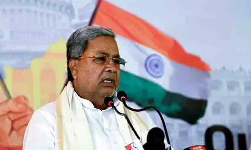 कर्नाटक को कन्नड़ को मुख्य भाषा के रूप में अपनाना चाहिए : CM Siddaramaiah