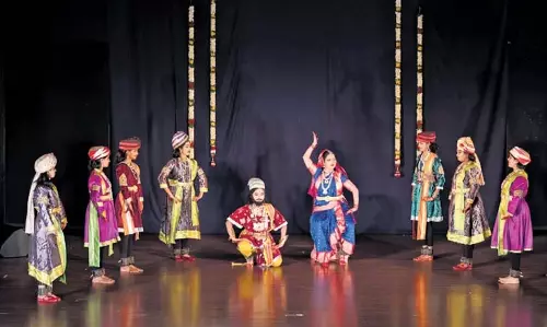 Kuchipudi नृत्य में शिवाजी की विरासत पर जीजाबाई के प्रभाव का जश्न मनाया गया Kuchipudi नृत्य में शिवाजी की विरासत पर जीजाबाई के प्रभाव का जश्न मनाया गया
