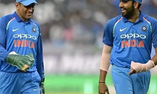 MS Dhoni या रोहित शर्मा कौन है बेहतर कप्तान