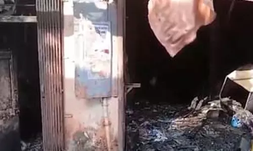 Mumbai: किराना दुकान में आग लगने से सात लोगों की जलकर मौत Mumbai: किराना दुकान में आग लगने से सात लोगों की जलकर मौत