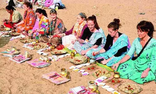 Editorial: हिंदू पुजारियों द्वारा ऑनलाइन पिंडदान करने की पेशकश
