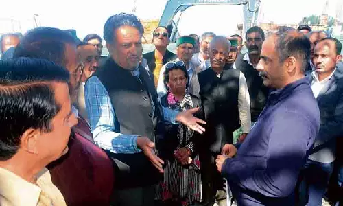Himachal : पेंशनरों ने दशहरा तक मांगें पूरी न होने पर शिमला में आंदोलन की धमकी दी Himachal : पेंशनरों ने दशहरा तक मांगें पूरी न होने पर शिमला में आंदोलन की धमकी दी