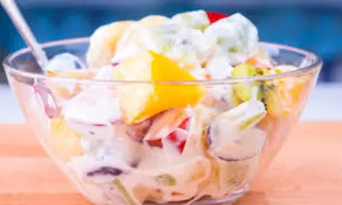 Lifestyle: नवरात्रि व्रत में एनर्जी से भरपूर रहने के लिए खाएं फ्रूट क्रीम Lifestyle: नवरात्रि व्रत में एनर्जी से भरपूर रहने के लिए खाएं फ्रूट क्रीम