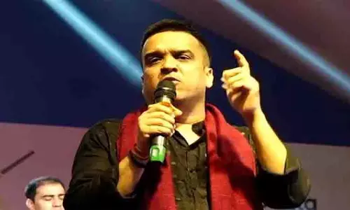 Gujarat : वडोदरा में हुई घटना से दुखी हूं, सूरत में भावुक हुए हर्ष सांघवी Gujarat : वडोदरा में हुई घटना से दुखी हूं, सूरत में भावुक हुए हर्ष सांघवी
