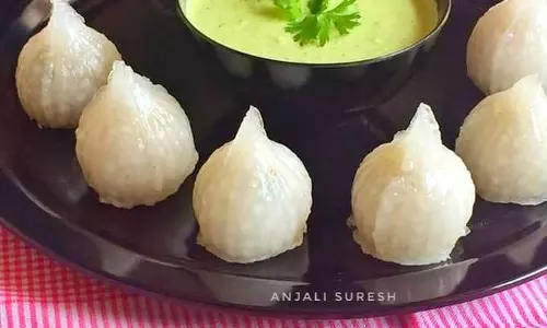 Navratri के दौरान घर पर फटाफट बनाएं स्वादिष्ट साबूदाना मोमोज Navratri के दौरान घर पर फटाफट बनाएं स्वादिष्ट साबूदाना मोमोज