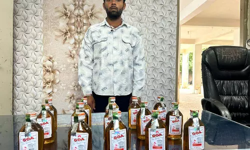 न्यू राजेंद्र नगर इलाके में शराब कोचिया गिरफ्तार न्यू राजेंद्र नगर इलाके में शराब कोचिया गिरफ्तार