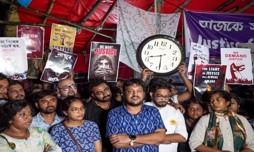 RG Kar case: जूनियर डॉक्टरों की अनिश्चितकालीन भूख हड़ताल जारी