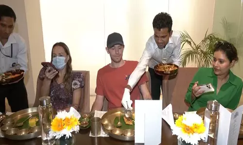 Delhi: अमेरिका और पश्चिमी यूरोप के प्रभावशाली लोगों ने नवरात्रि के दौरान गुजराती संस्कृति को अपनाया