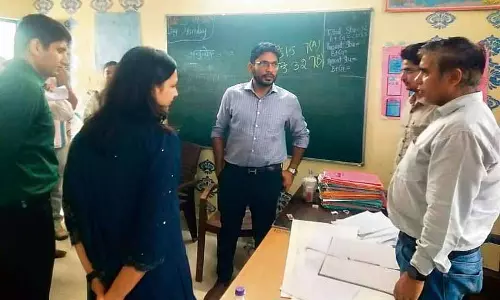 सामान्य पर्यवेक्षक ने Hoshiarpur में नामांकन पत्रों की जांच की समीक्षा की सामान्य पर्यवेक्षक ने Hoshiarpur में नामांकन पत्रों की जांच की समीक्षा की