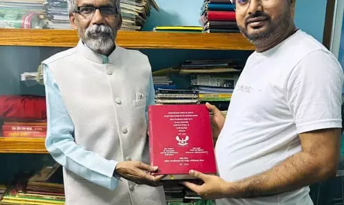 दुर्ग विवि के बाद अब बस्तर के एमए पाठ्यक्रम में पारकर का उपन्यास शामिल दुर्ग विवि के बाद अब बस्तर के एमए पाठ्यक्रम में पारकर का उपन्यास शामिल