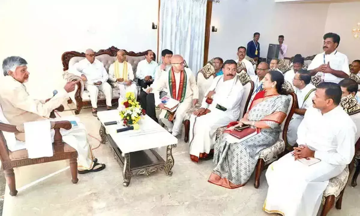 Tirumala में आध्यात्मिक माहौल सुनिश्चित करें: अधिकारियों से कहा गया