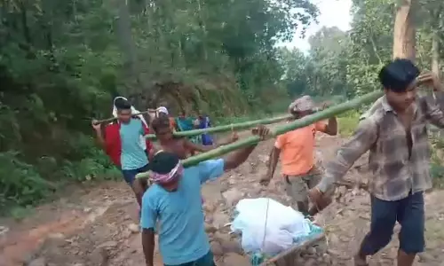 विकास की बेफिजूल बातें बयां करती वीडियो