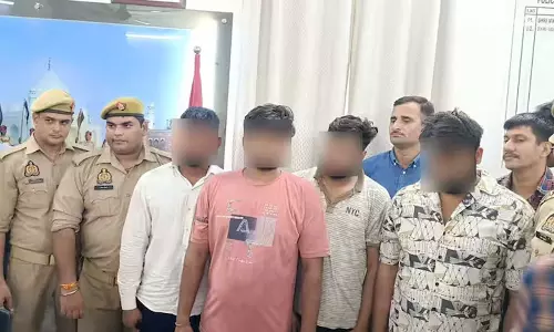 Crime: अश्लील वीडियो के ज़रिए शिक्षिका को ब्लैकमेल करने वाले 4 छात्र गिरफ्तार Crime: अश्लील वीडियो के ज़रिए शिक्षिका को ब्लैकमेल करने वाले 4 छात्र गिरफ्तार