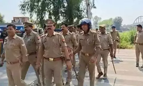 Saharanpur: पुलिस चौकी पर पथराव करने के आरोप में 40 से अधिक लोगों पर मामला दर्ज Saharanpur: पुलिस चौकी पर पथराव करने के आरोप में 40 से अधिक लोगों पर मामला दर्ज