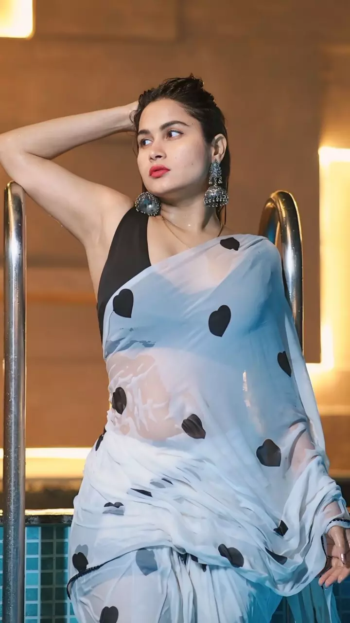 साड़ी में खूबसूरत लगी कंचन