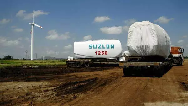 Suzlon Energy के शेयर लोअर सर्किट को पार करते हुए ₹70.98 पर पहुंचा