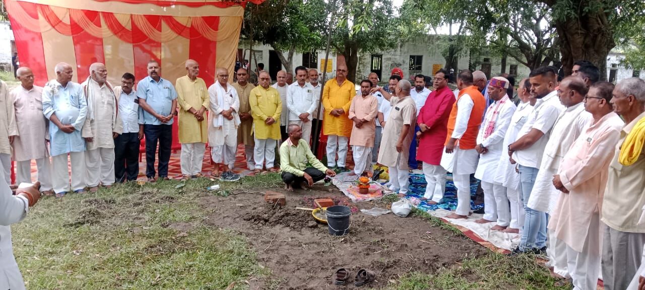 स्वतंत्रता संग्राम सेनानी स्व. बाबू गेंदा सिंह की मूर्ति स्थापना हेतु किया गया Bhoomi Pujan