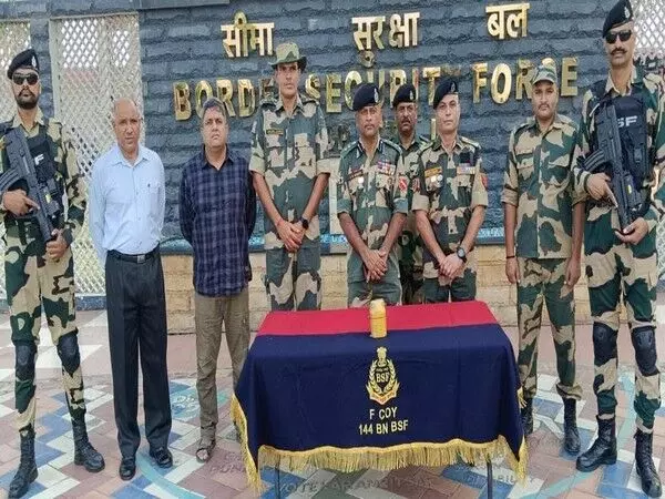 पंजाब: BSF ने अमृतसर में प्लास्टिक कंटेनर से 560 ग्राम हेरोइन बरामद की