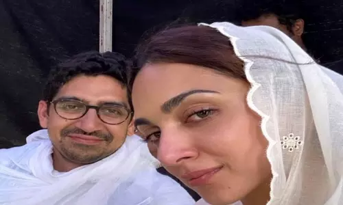 Kiara Advani ने वॉर 2 के निर्देशक अयान मुखर्जी के साथ पवित्र रविवार बिताया