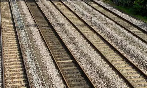 रायबरेली में लोको पायलट की समझदारी से टला बड़ा रेल हादसा