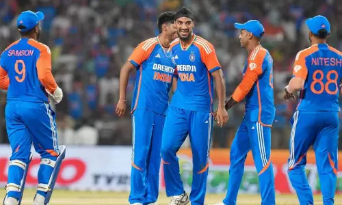 49 गेंदों में भारत ने ग्वालियर में अनोखा रिकॉर्ड बनाया 49 गेंदों में भारत ने ग्वालियर में अनोखा रिकॉर्ड बनाया