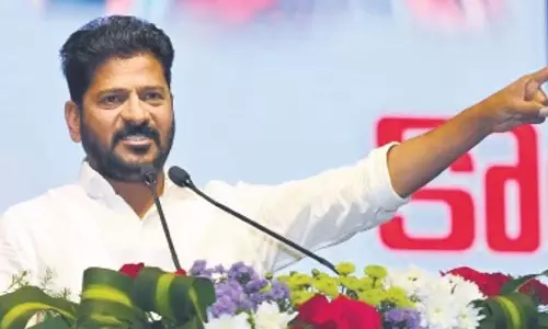 Telangana CM Revanth Reddy ने मोदी की टिप्पणी का जवाब देते हुए कहा- फसल ऋण माफी स्वर्णिम गारंटी Telangana CM Revanth Reddy ने मोदी की टिप्पणी का जवाब देते हुए कहा- फसल ऋण माफी स्वर्णिम गारंटी