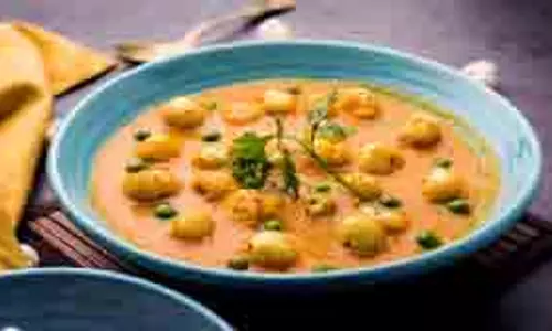 Makhana Cashew Curry: लंच में ट्राई करें ये हेल्दी और पोषक तत्वों से भरपूर रेसिपी Makhana Cashew Curry: लंच में ट्राई करें ये हेल्दी और पोषक तत्वों से भरपूर रेसिपी