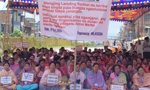 Manipur: दुकानदारों ने भारी पैसों की मांग के खिलाफ विरोध प्रदर्शन