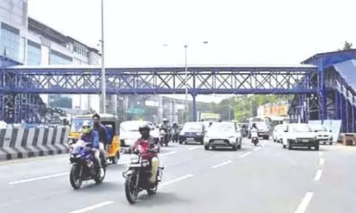 दुर्घटना में व्यक्ति की मौत के बाद स्थानीय लोगों ने एनएच-16 जाम किया